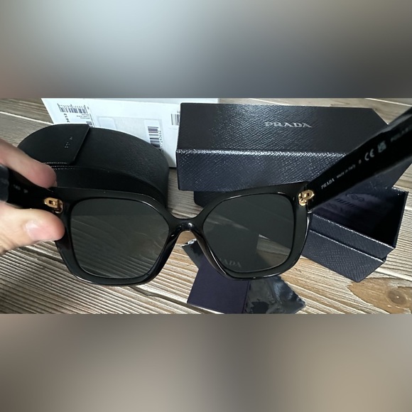 ?PRADA??NWT?PR 24XS in Black & Polarized Grey lenses main image 8